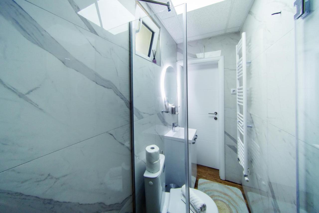 La Lorre Lux Apartment Ягодина Екстериор снимка